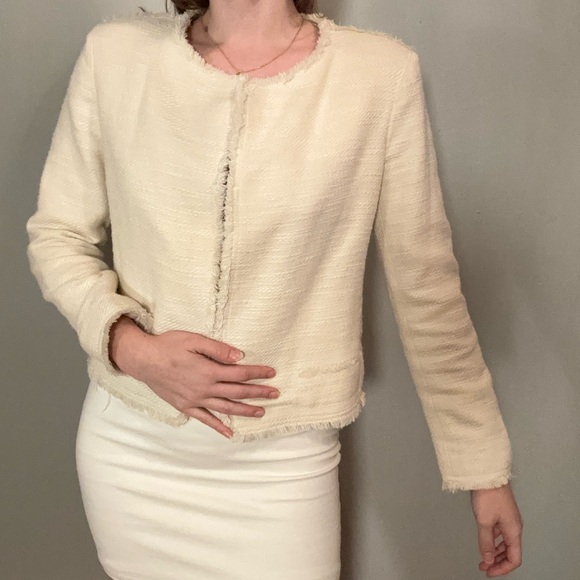 Club Monaco Ivory Blazer with fringe. - Picture 5 of 9